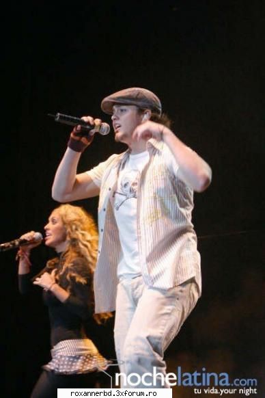 danseaza sooper bb nu??? ...hmmm :d uker in concerte